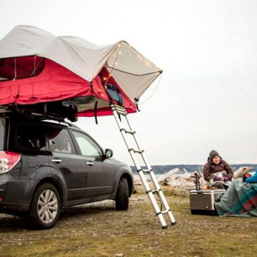 Nên chọn lều trên nóc xe ô tô nóc mui cứng hay mui mềm để đi cắm trại.